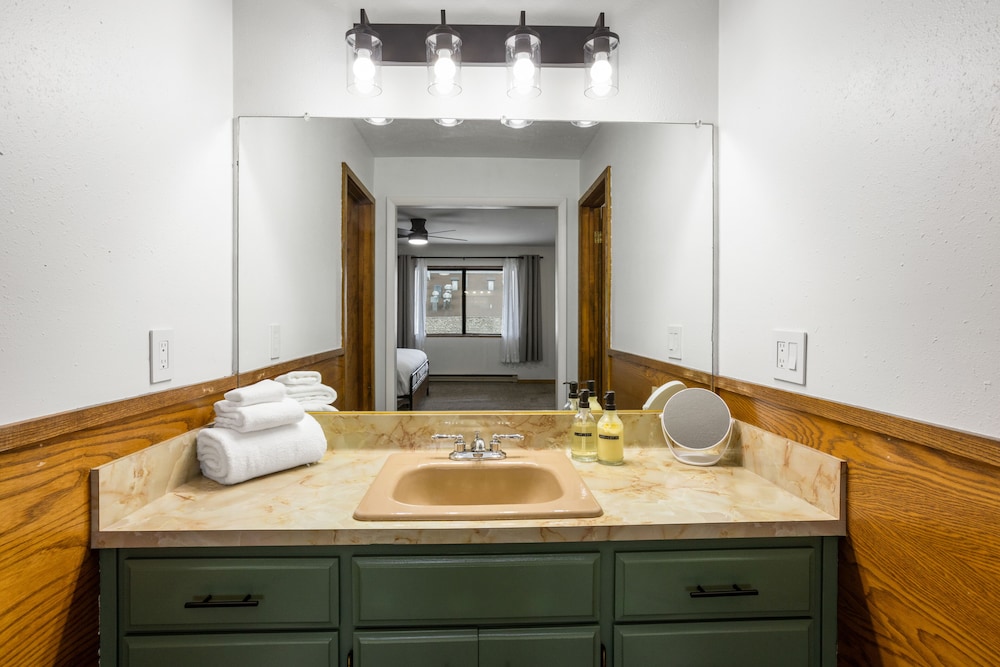 Basic Townhome photo 2