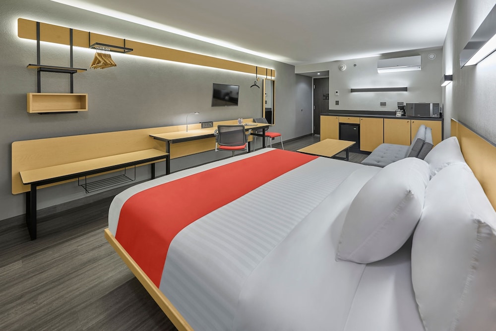 Superior Room, 1 King Bed with Sofa bed - Photo 2