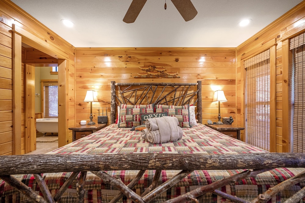 Cabin, 2 Bedrooms photo 1