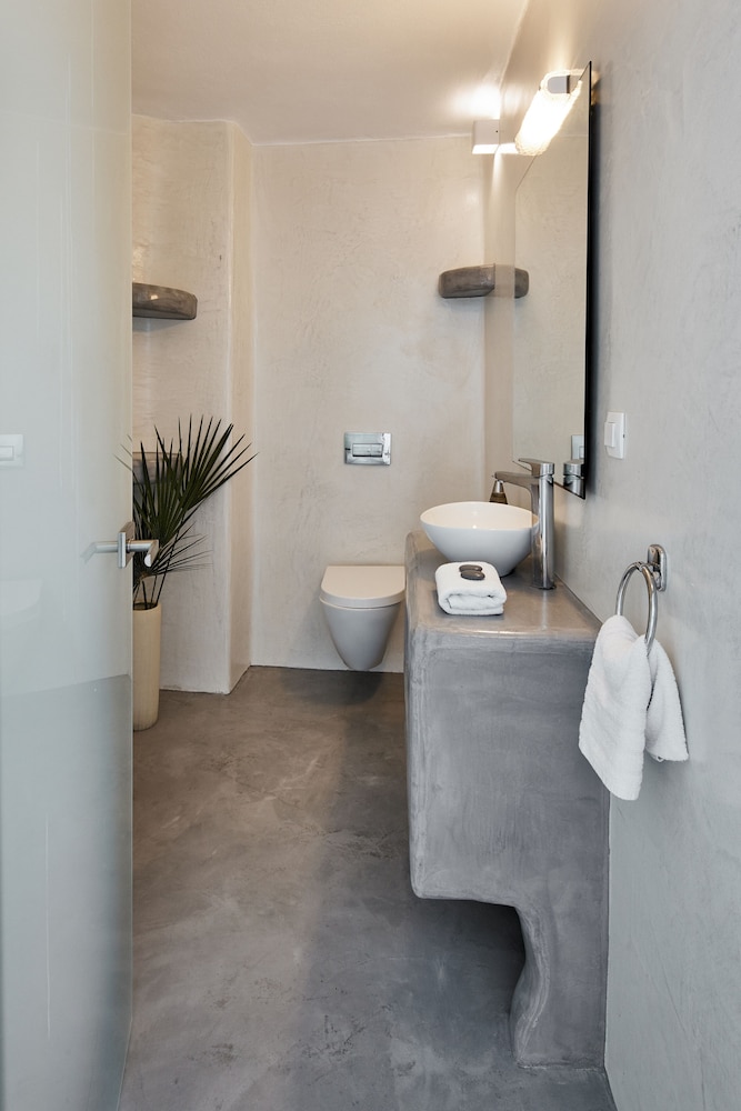 Grand Maisonette Caldera View - Photo 8