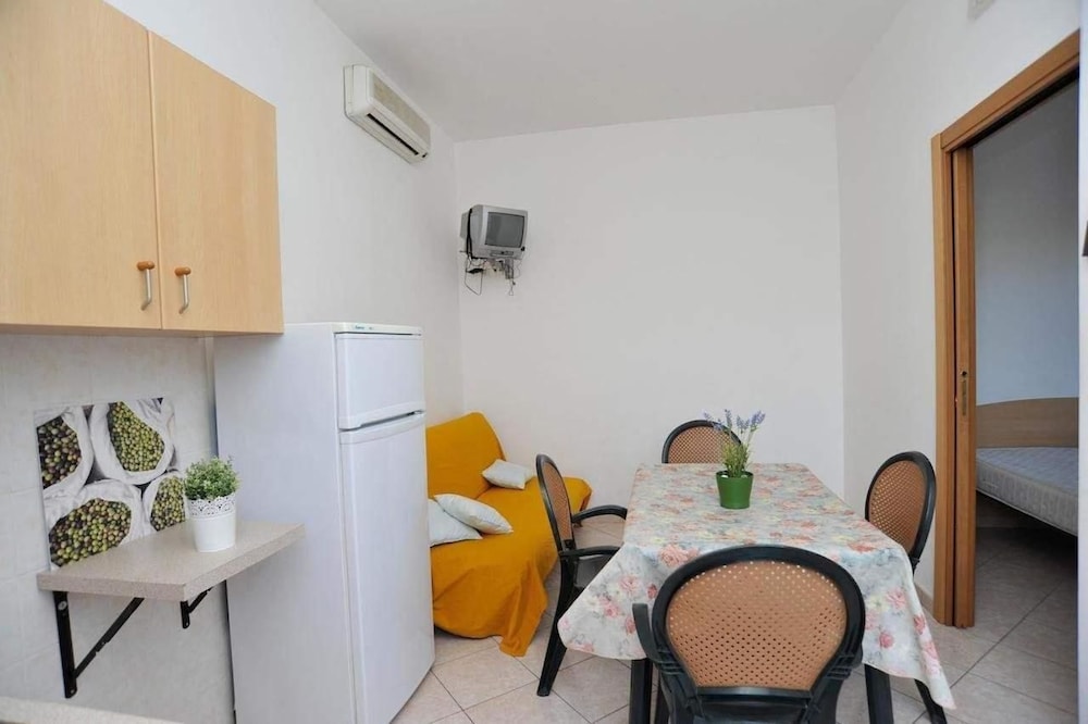 Family Apartment, 1 Bedroom, Kitchenette, Garden View photo 3