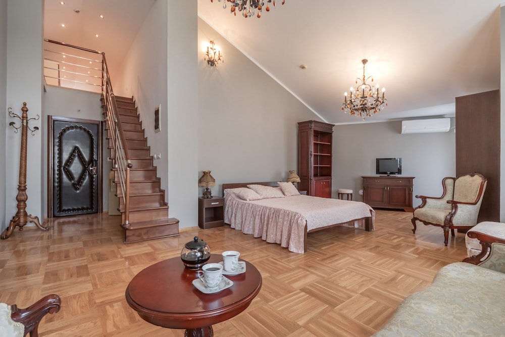Basic Apartment, 2 Queen Beds, Non Smoking