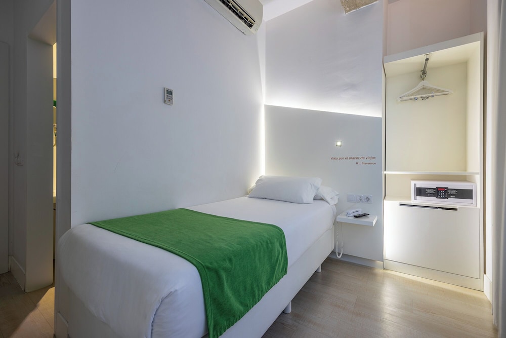 Single Room photo 2