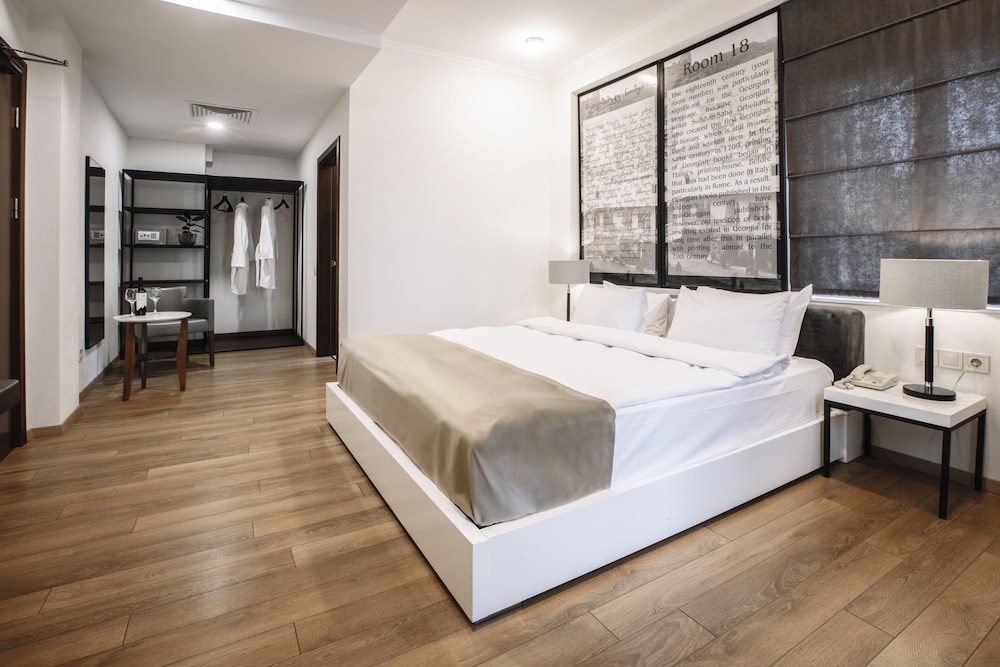 Superior Double Room, 1 King Bed photo 3