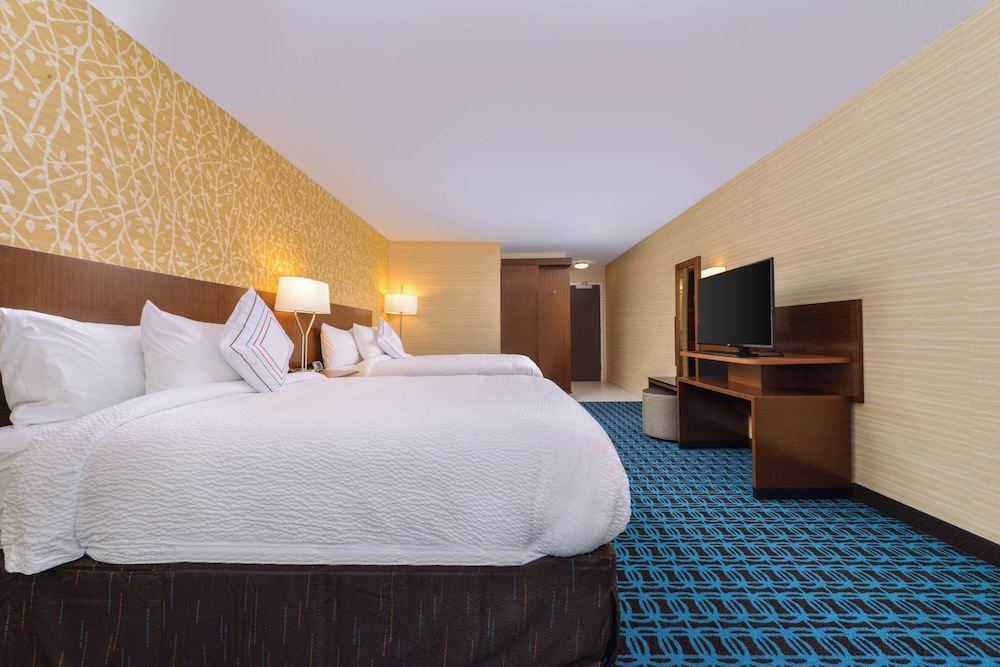 Room, 2 Queen Beds (Hearing Accessible) photo 2