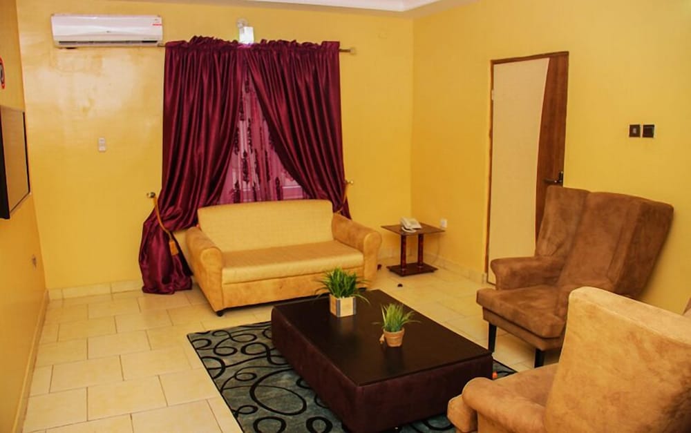 Executive Room - Photo 5