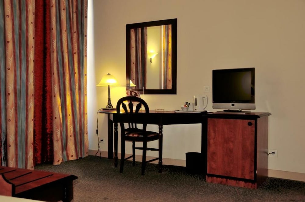 Standard Double Room, 1 Double Bed (Shower) - Photo 2