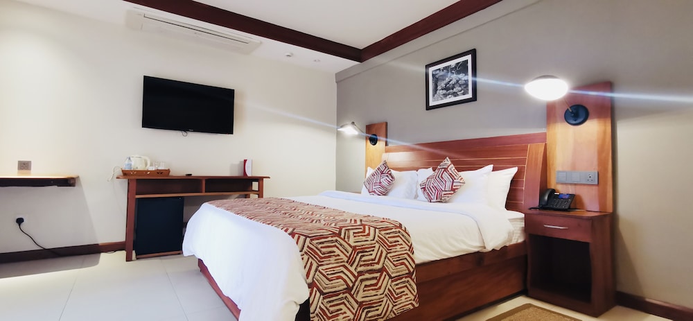 Deluxe Suite - Photo 1