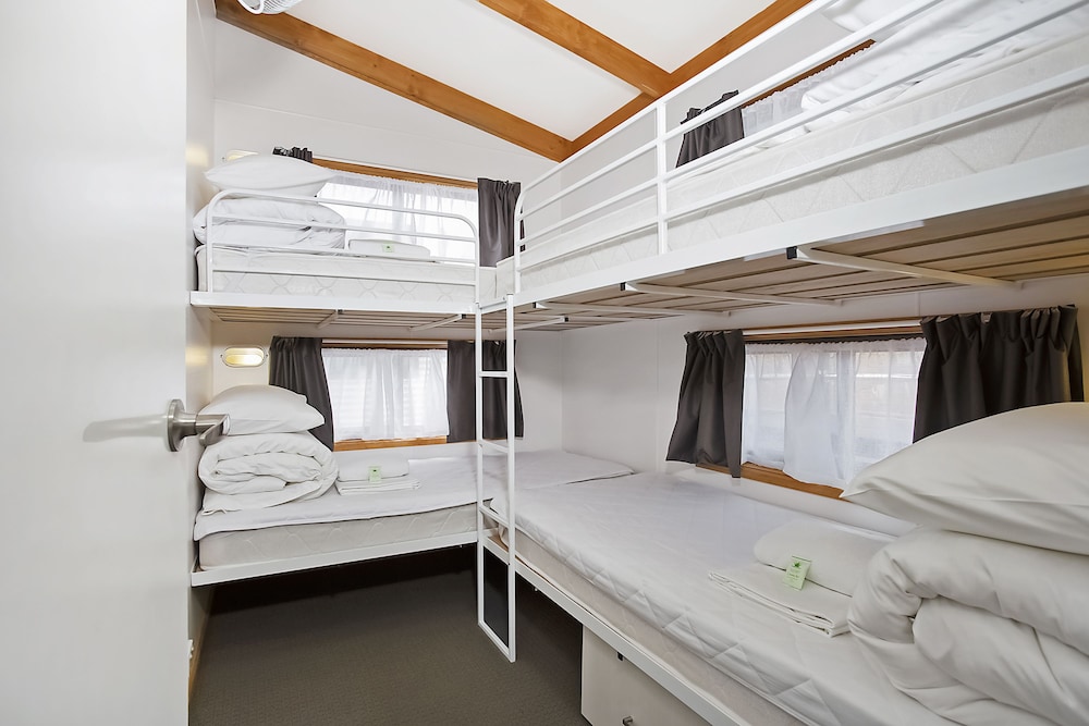 Family Cabin, 2 Bedrooms photo 2