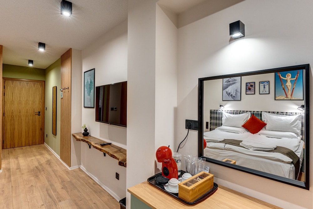 Deluxe Double or Twin Room photo 3