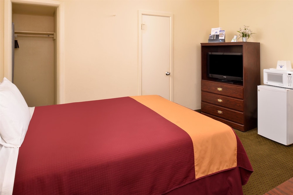 Room, 1 Queen Bed, Non Smoking - Photo 1