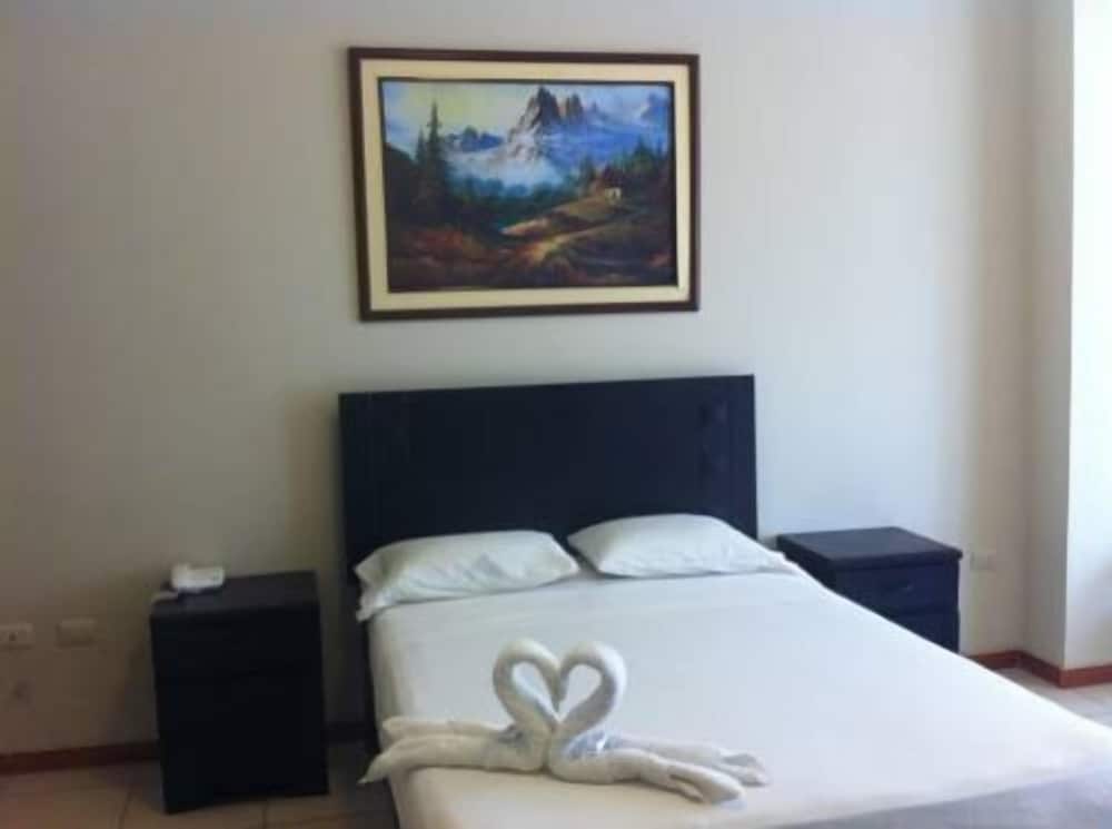 Single Room (Air conditioner) photo 1