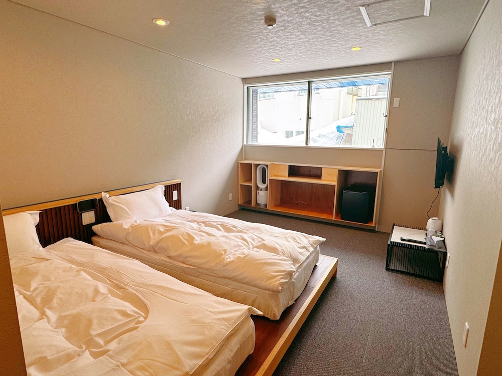 Standard Twin Room, Mountain View photo 3
