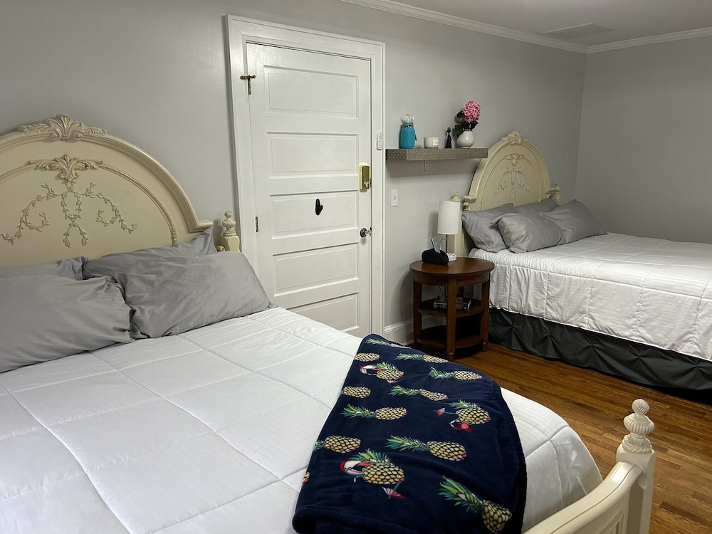 Traditional Suite, 2 Queen Beds photo 1