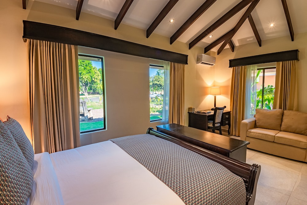 Standard Room, 1 Queen Bed photo 1