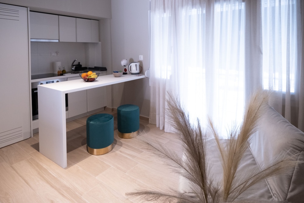 Family Suite, 1 Bedroom, Kitchen, City View photo 3