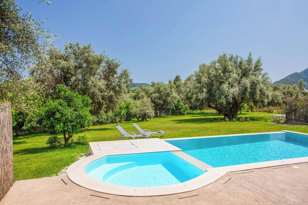 Villa (2 Bedrooms)