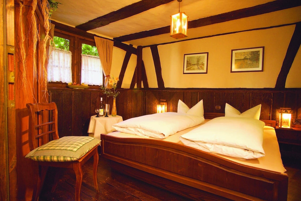 Suite, Ensuite - Photo 1