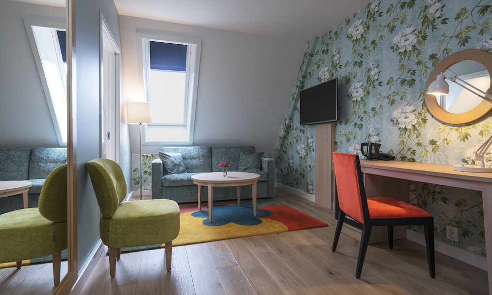 Superior Room, Non Smoking - Photo 3
