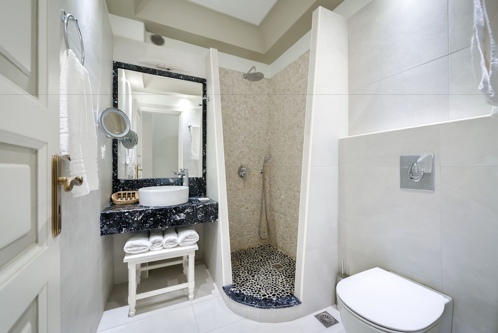 Superior Double Room, 1 Double or 2 Twin Beds, Sea View - Photo 7