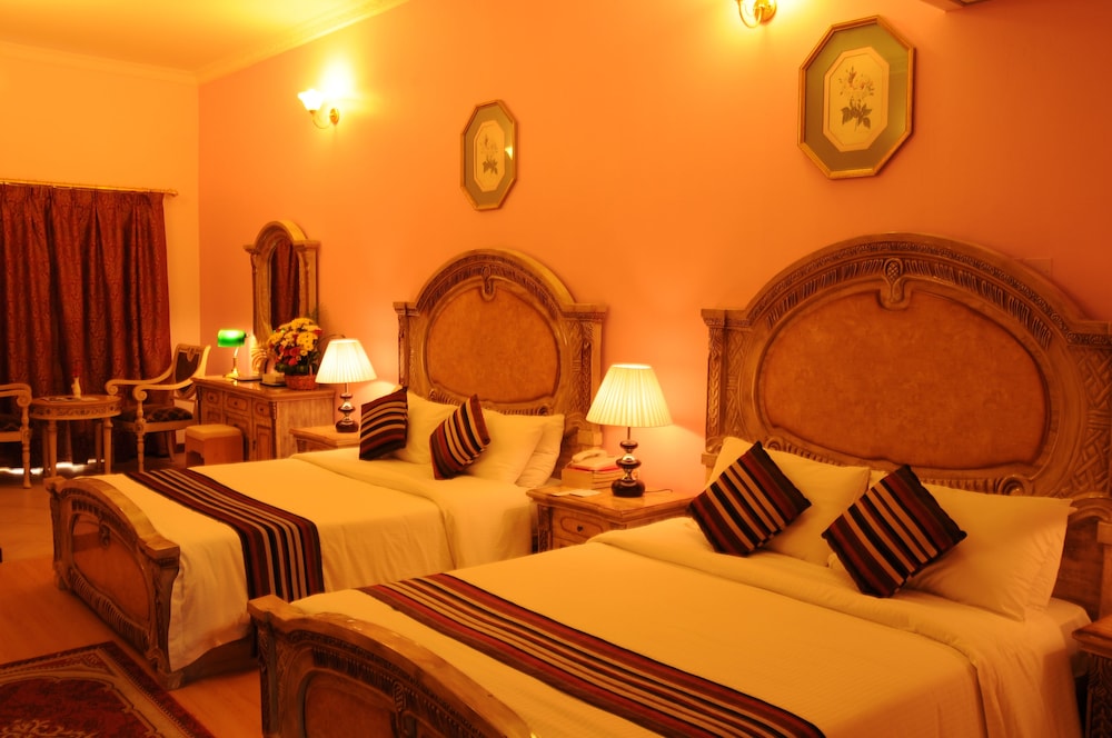 Executive Suite, 2 Bedrooms, Pool Access, City View photo 2