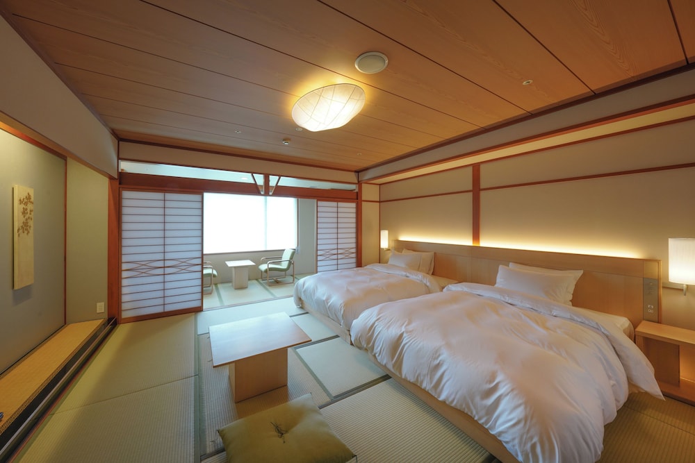 [Newly Renovate on Nov] Japanese Style Superior Twin Room (47sqm), Non Smoking [View Not Guaranteed]
