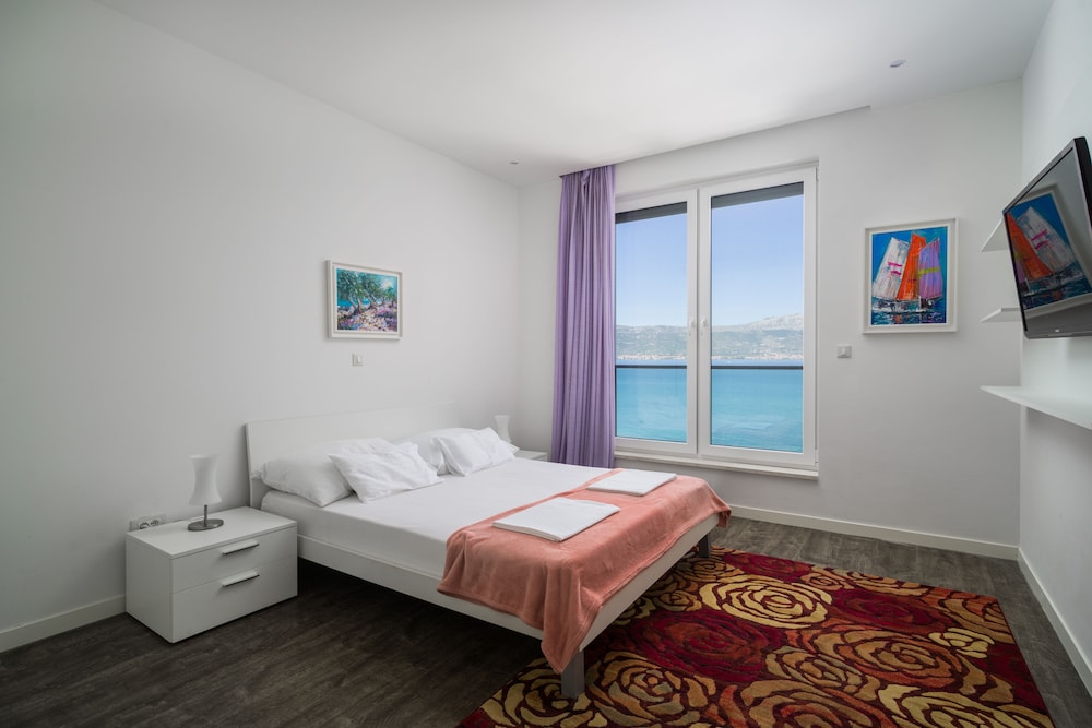 Apartment, 3 Bedrooms, Private Pool, Beachside