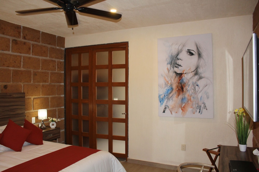 Comfort Room, 1 King Bed, Non Smoking photo 1