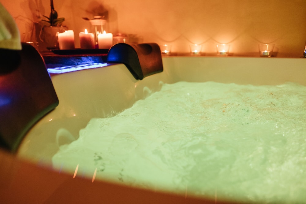 Suite Romantica con Idromassaggio photo 3
