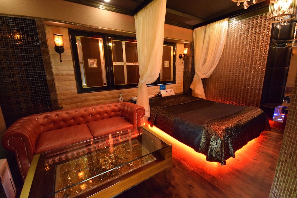 Standard Double Room with Jetted Tub (Check-in 10 PM, Check-out 10 AM) photo 1