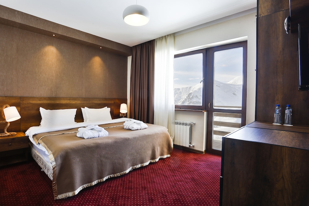 King Suite, 2 Bedrooms photo 3