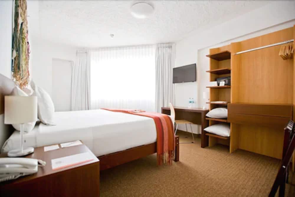 Standard Double Room, 1 King Bed - Photo 5