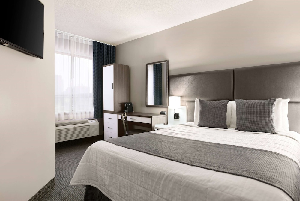 Room, 1 Double Bed, Non Smoking - Photo 1