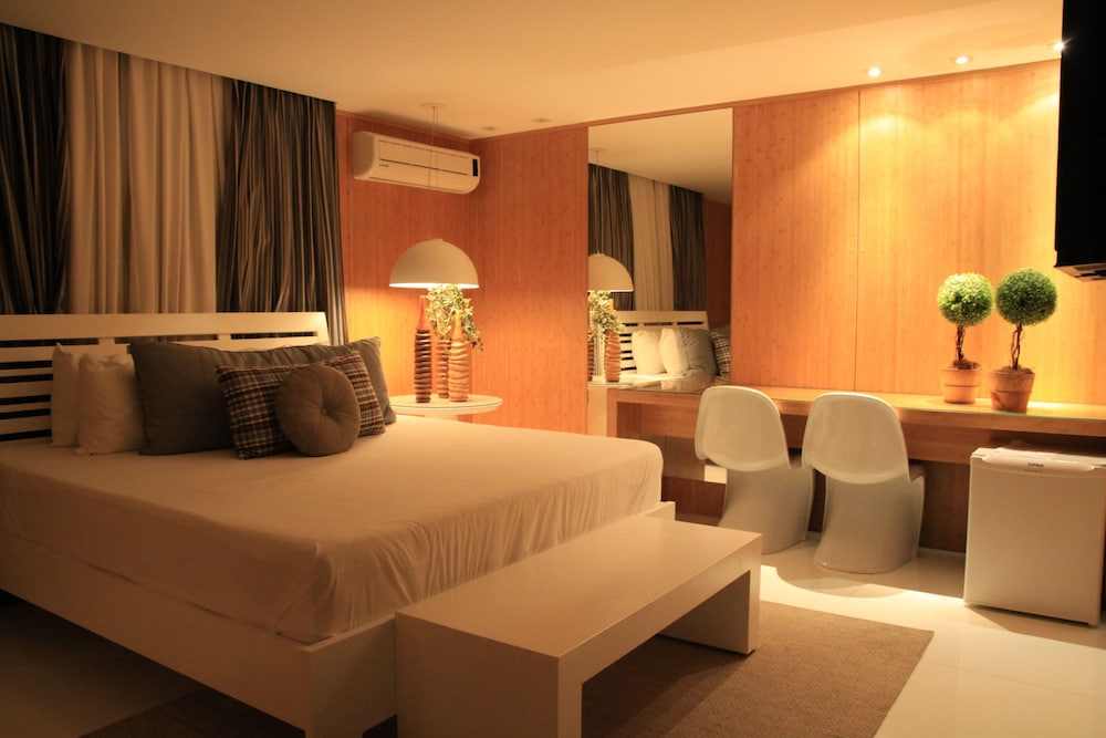 Deluxe Studio Suite