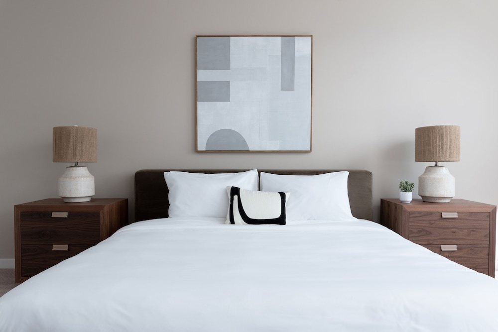 Premium Room, 1 King Bed, Kitchenette (Self Check-in with Virtual Front Desk) photo 1