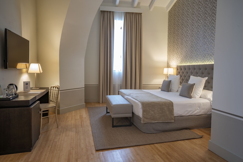 Deluxe Triple Room - Photo 2