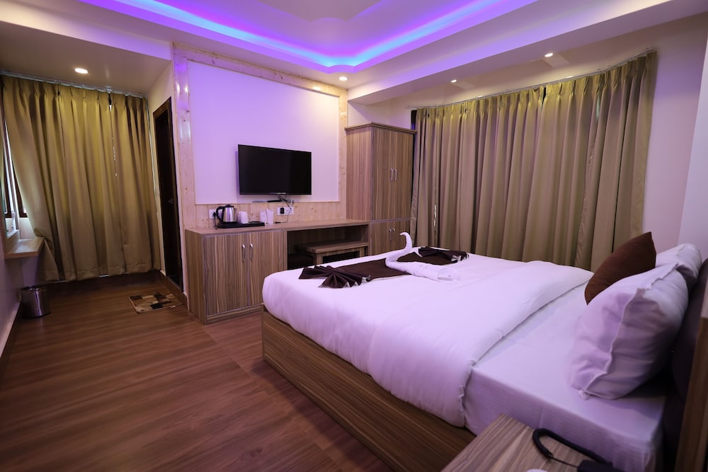 Deluxe Room - Photo 3