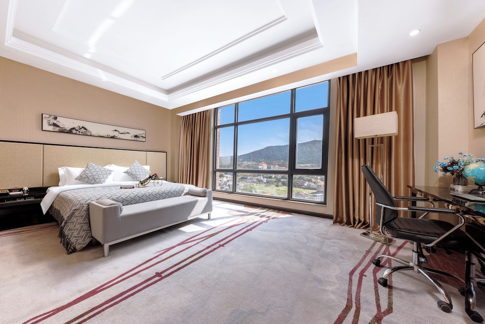 Executive Studio Suite