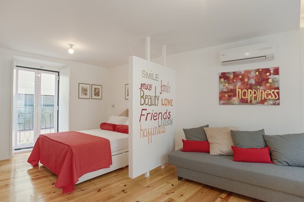 Studio, 1 Bedroom (1)
