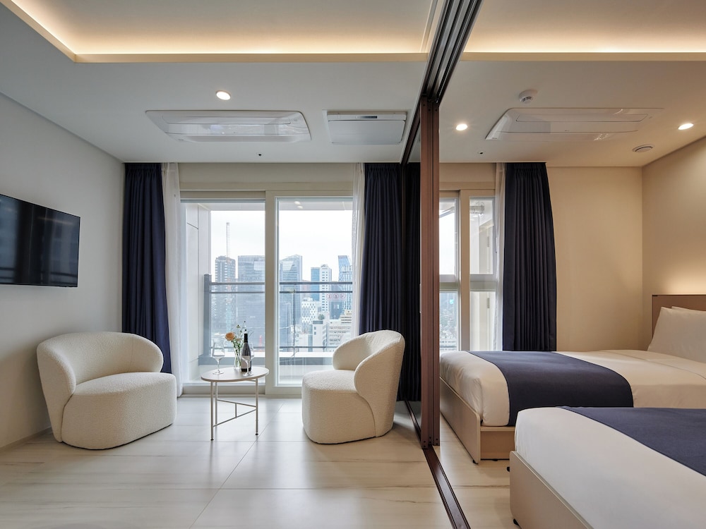 [KTO Visit Korea Giveaway] Premier Suite Twin Room