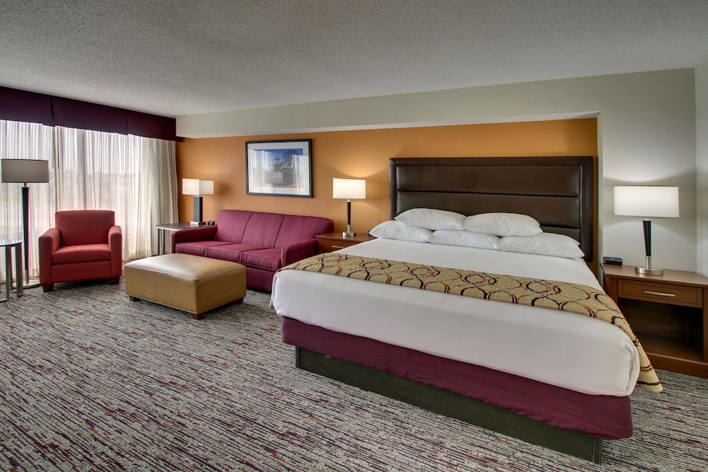 Deluxe Room, 1 King Bed With Sofa Bed, Refrigerator & Microwave (Upper Floor) photo 2