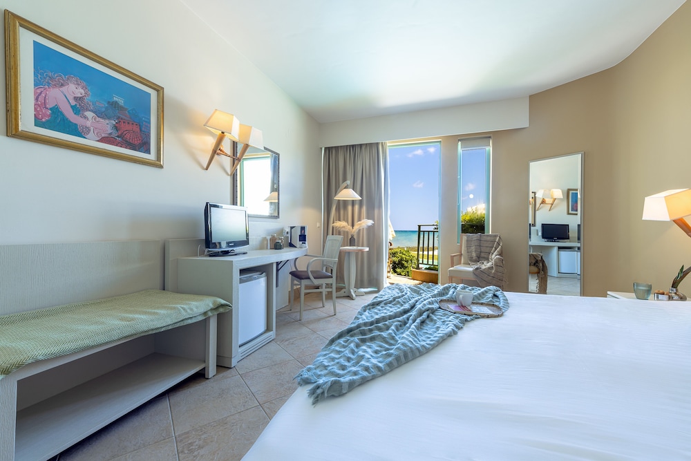 Double Room, Sea View (Sharing Pool - AD) - Photo 1