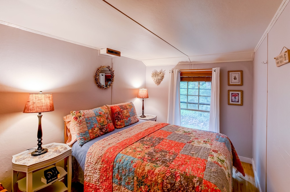 Suite 1 - Tamarack photo 3