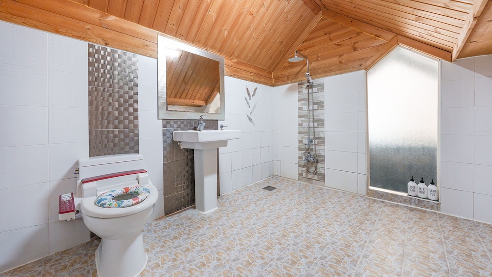 Basic Room, 1 Bedroom (Suite 6(BBQ, Terrace, Spa)) - Photo 10