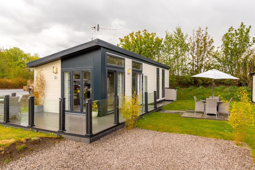 Luxury Apartment, Private Bathroom, Garden View