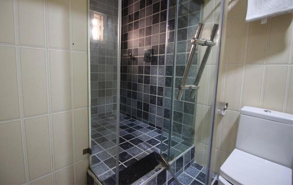 Deluxe Room - Photo 2