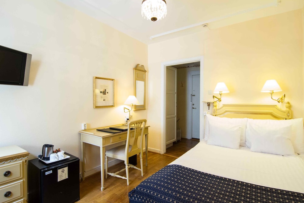 Small double, 140cm bed - Photo 4