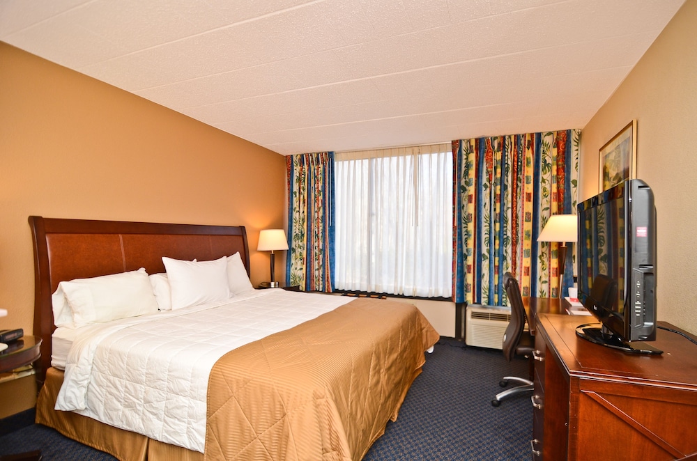 Deluxe Room, Accessible Bathtub, Non Smoking - Photo 5