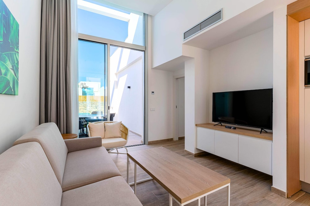 Deluxe Apartment (2 Adults + 1 Child) thumbnail 5