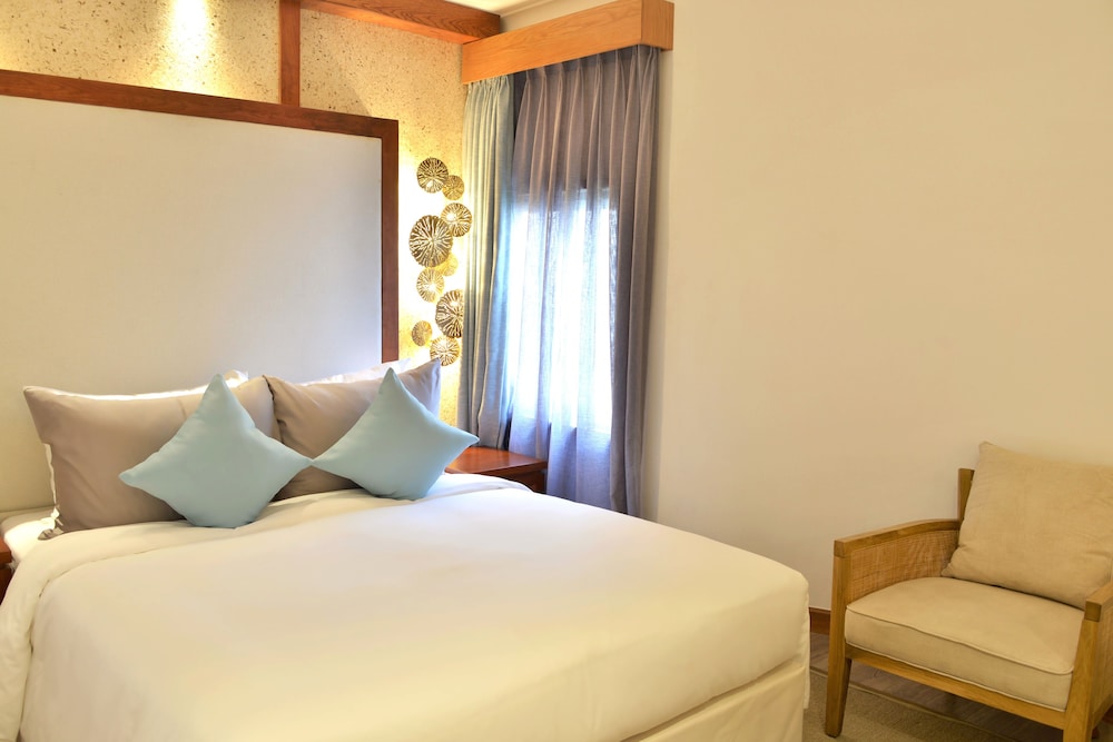 Corner Suite photo 2